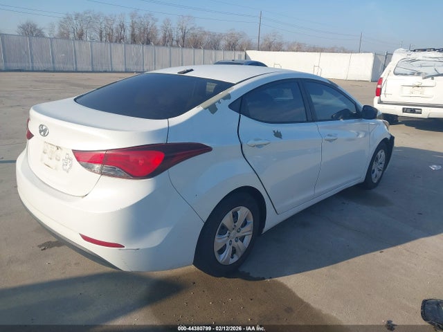 2016 HYUNDAI ELANTRA 5NPDH4AE2GH783556 Photo 3