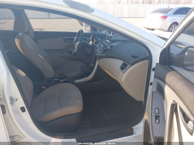 2016 HYUNDAI ELANTRA 5NPDH4AE2GH783556 Photo 4