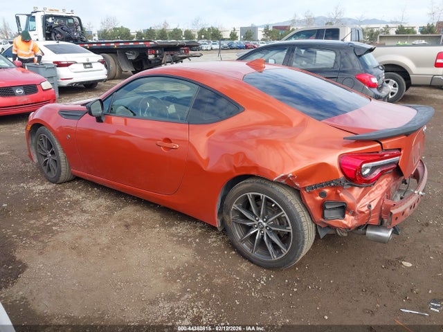 2017 TOYOTA 86 JF1ZNAA18H8700728 Photo 2