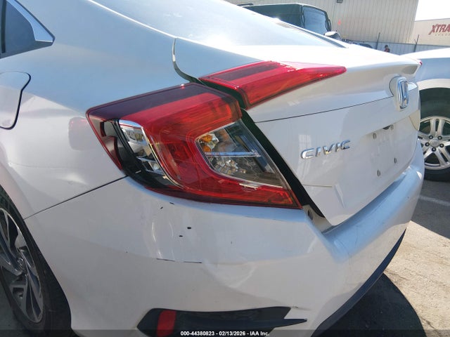 Honda CIVIC EX 2018 19XFC2F71JE206180 Image 21