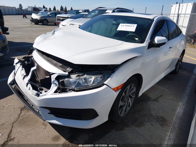 Honda CIVIC EX 2018 19XFC2F71JE206180 Image 2