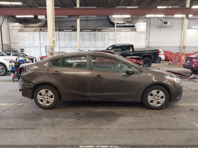 KIA FORTE LX 2017 3KPFK4A72HE115032 Image 14