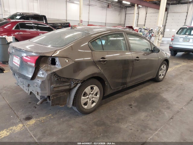 KIA FORTE LX 2017 3KPFK4A72HE115032 Image 4