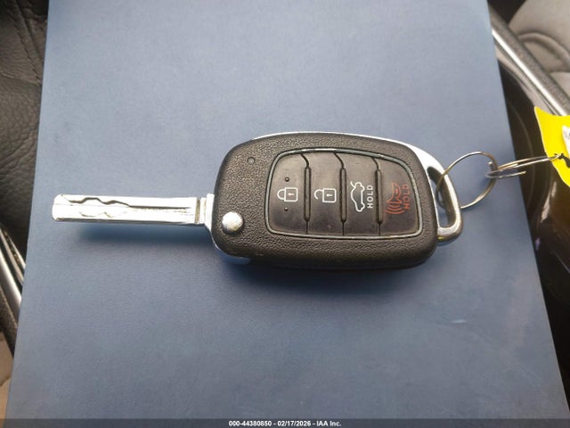 5NPE24AF2JH694091 Hyundai SONATA SE