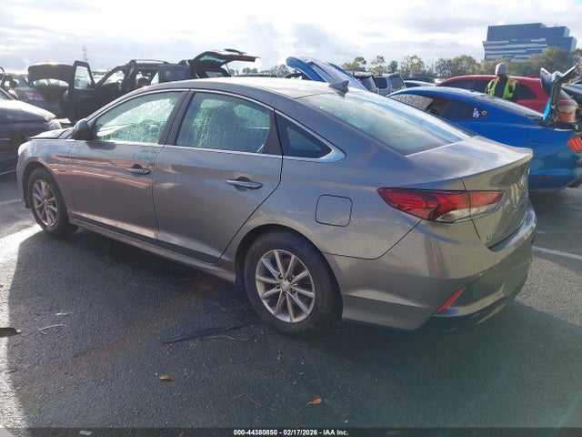 5NPE24AF2JH694091 Hyundai SONATA SE