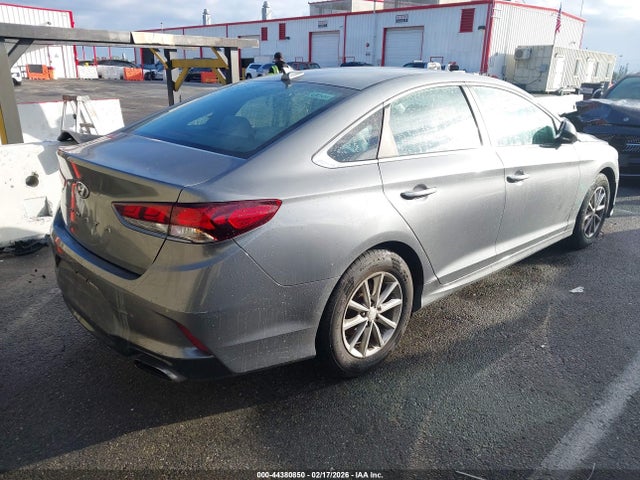 5NPE24AF2JH694091 Hyundai SONATA SE