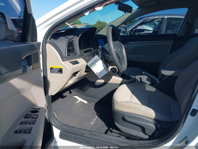 5NPD84LFXJH263036 Hyundai ELANTRA SEL