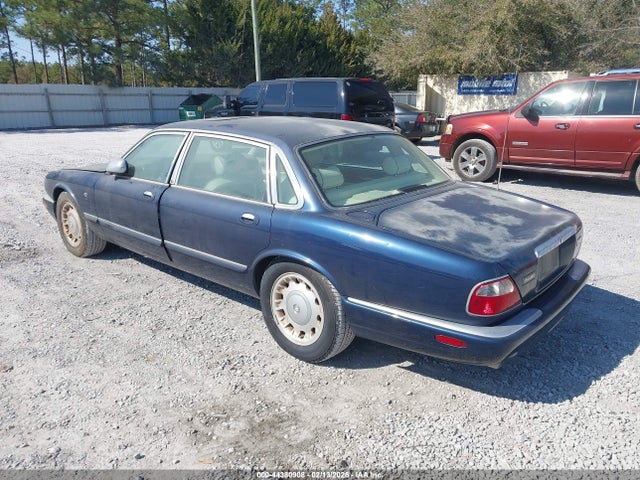 1998 JAGUAR XJ8 SAJKX6244WC843747 Photo 2