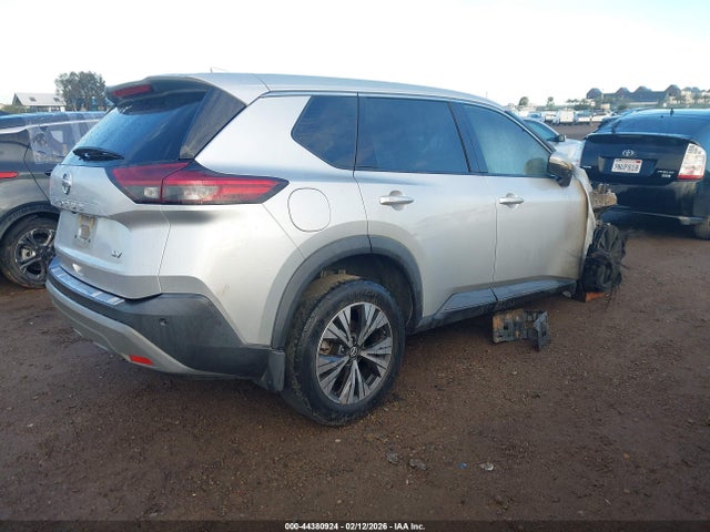5N1AT3BA9MC832665 Nissan Rogue Sv Fwd