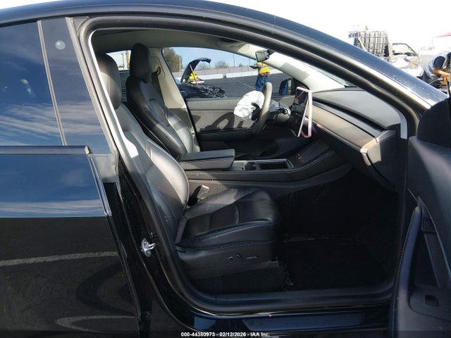 2021 TESLA MODEL Y 5YJYGDED3MF126216 Photo 4
