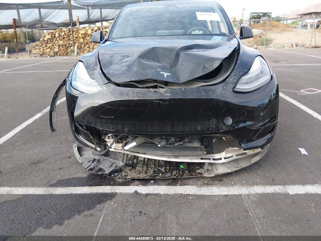 2021 TESLA MODEL Y 5YJYGDED3MF126216 Photo 5