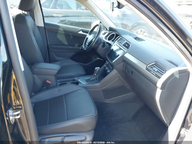 3VV3B7AX3JM110679 Volkswagen Tiguan 2.0t Se/2.0t Sel