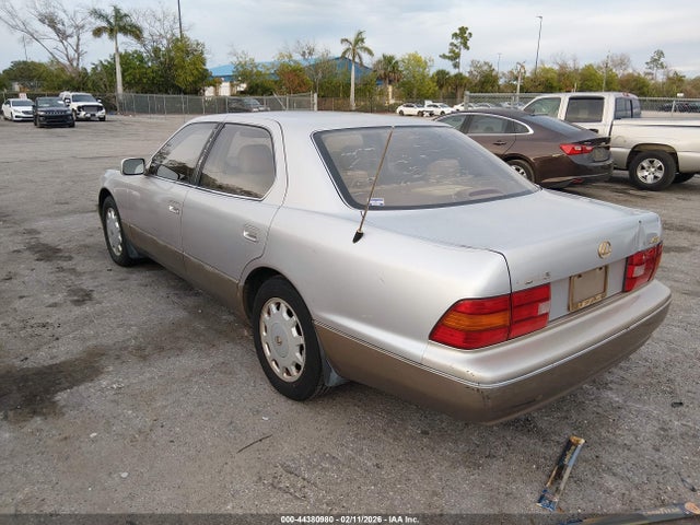1995 LEXUS LS JT8UF22E2S0016383 Photo 2