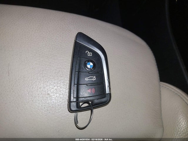 44381034 :رقم المزاد ، WBXHT3C38GP887188 vin ، 2016 Bmw X1 Xdrive28i مزاد بيع