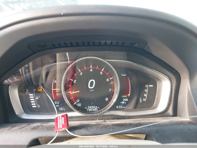 2015 VOLVO XC60 YV440MDK0F2709087 Photo 6