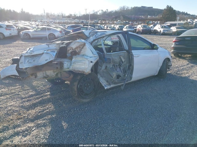 2017 TOYOTA COROLLA 2T1BURHE3HC811875 Photo 3
