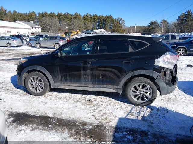 KM8J33A46HU265715 Hyundai TUCSON SE