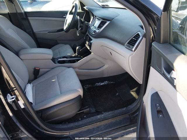 KM8J33A46HU265715 Hyundai TUCSON SE
