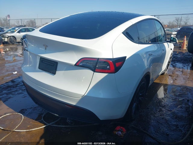 2024 TESLA MODEL Y 7SAYGDED3RF093468 Photo 3