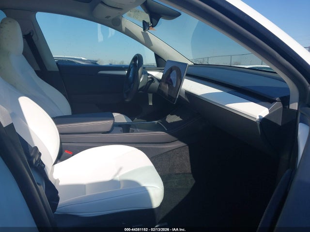 2024 TESLA MODEL Y 7SAYGDED3RF093468 Photo 4