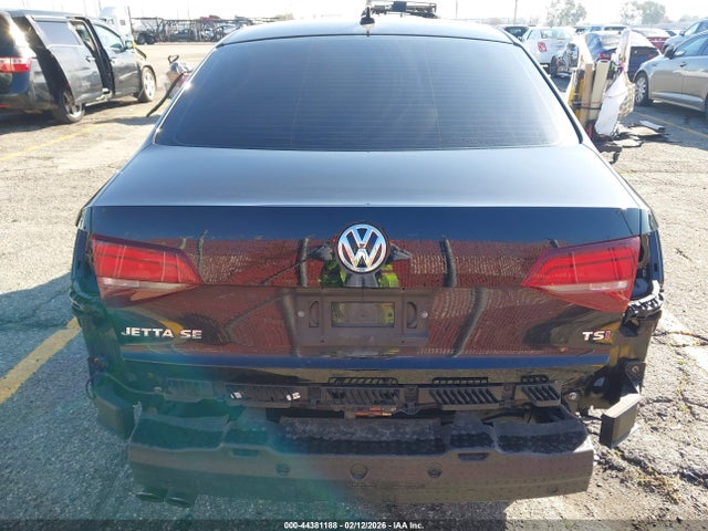 3VWDB7AJ6JM263486 Volkswagen Jetta 1.4t Se/1.4t Wolfsburg Edition