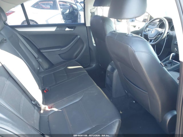 3VWDB7AJ6JM263486 Volkswagen Jetta 1.4t Se/1.4t Wolfsburg Edition