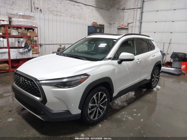 Toyota Corolla Cross Xle 2023 7MUDAABGXPV073534 Image 2