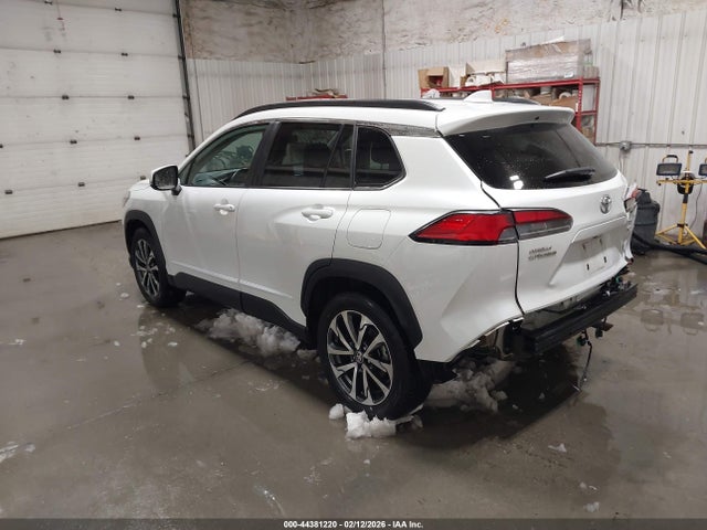 Toyota Corolla Cross Xle 2023 7MUDAABGXPV073534 Image 3