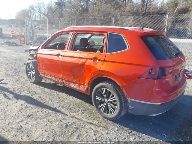 44381270 :رقم المزاد ، 3VV2B7AX5JM184813 vin ، 2018 Volkswagen Tiguan 2.0t Se/2.0t Sel مزاد بيع