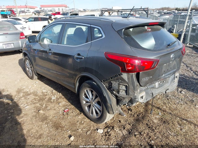 JN1BJ1CP2JW152917 Nissan Rogue Sport Sv