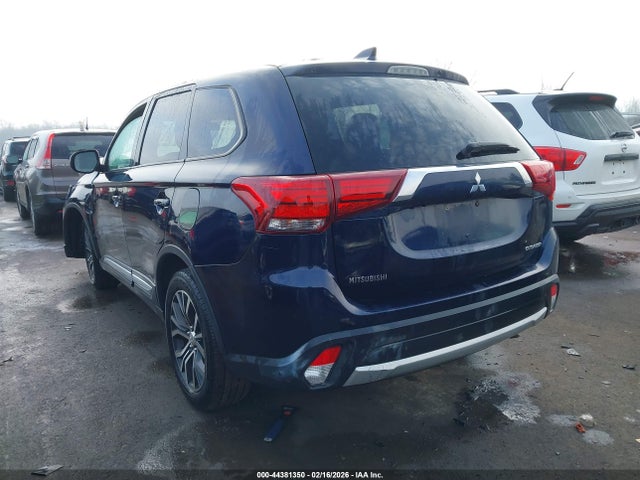 2018 MITSUBISHI OUTLANDER JA4AZ3A3XJZ058628 Photo 2