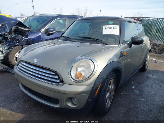2007 MINI COOPER WMWMF33597TT57370 Photo 1