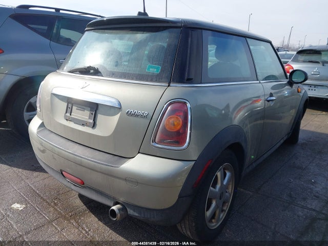 2007 MINI COOPER WMWMF33597TT57370 Photo 3