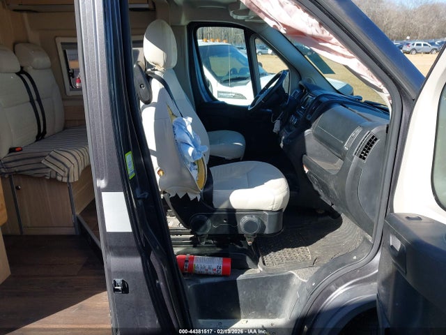 2018 RAM PROMASTER 2500 3C6TRVDG3HE505659 Photo 4