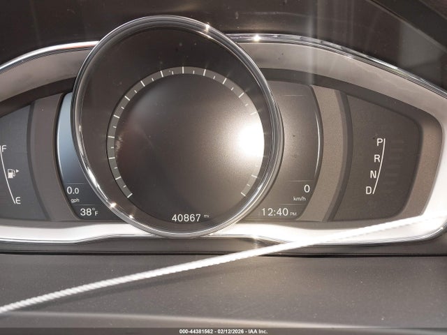 44381562 :رقم المزاد ، YV140MTL9J2456528 vin ، 2018 Volvo S60 T5 Dynamic مزاد بيع