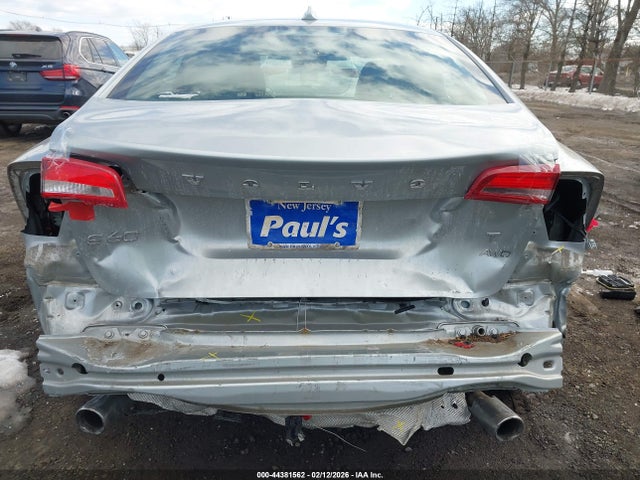 44381562 :رقم المزاد ، YV140MTL9J2456528 vin ، 2018 Volvo S60 T5 Dynamic مزاد بيع