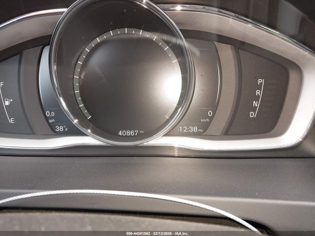 44381562 :رقم المزاد ، YV140MTL9J2456528 vin ، 2018 Volvo S60 T5 Dynamic مزاد بيع