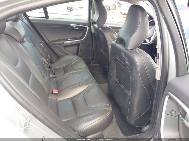 44381562 :رقم المزاد ، YV140MTL9J2456528 vin ، 2018 Volvo S60 T5 Dynamic مزاد بيع