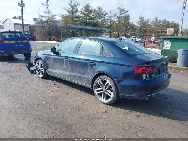 2017 AUDI A3 WAUB8GFFXH1012956 Photo 2