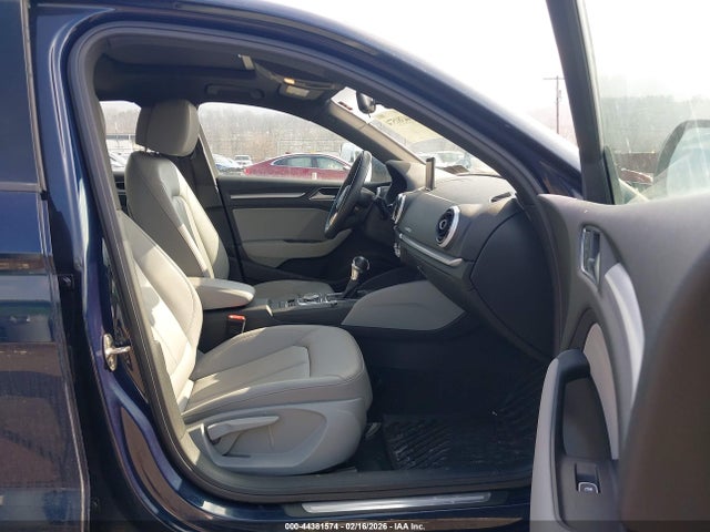 2017 AUDI A3 WAUB8GFFXH1012956 Photo 4