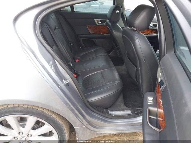 2011 JAGUAR XF SAJWA0GB5BLR88457 Photo 7