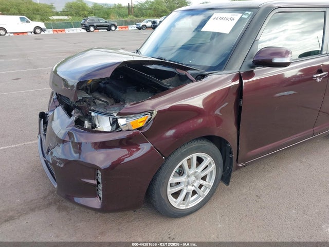 Scion Xb 686 Parklan Edition 2015 JTLZE4FE7FJ078480 Image 17