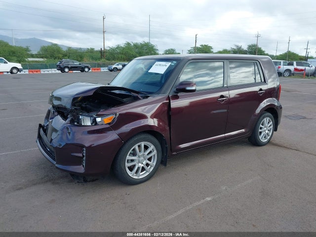 Scion Xb 686 Parklan Edition 2015 JTLZE4FE7FJ078480 Image 2