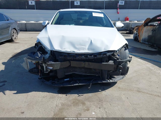5NPD84LFXHH115236 Hyundai ELANTRA SE