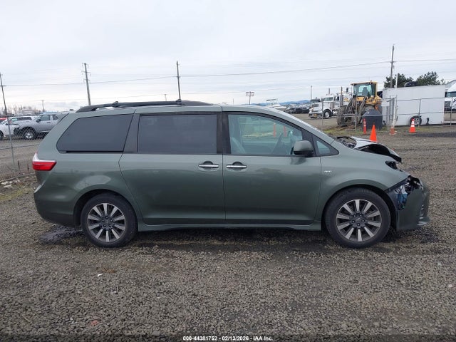 5TDDZ3DC9JS197942 Toyota Sienna Xle 7 Passenger