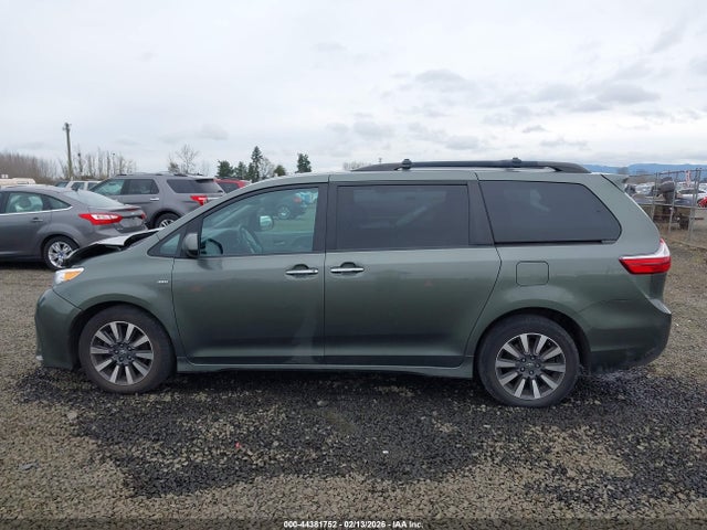 5TDDZ3DC9JS197942 Toyota Sienna Xle 7 Passenger