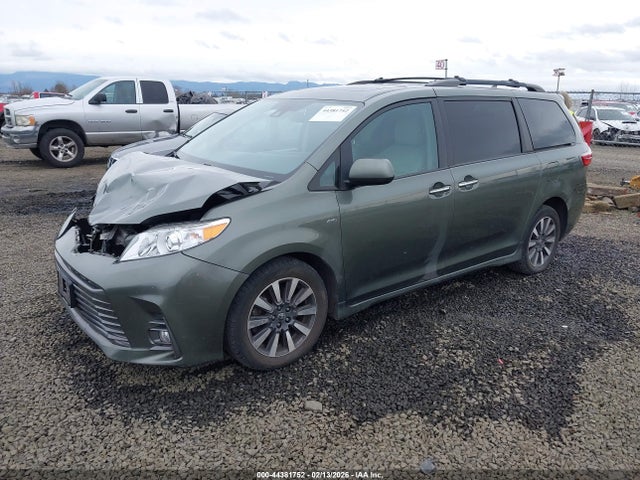 5TDDZ3DC9JS197942 Toyota Sienna Xle 7 Passenger