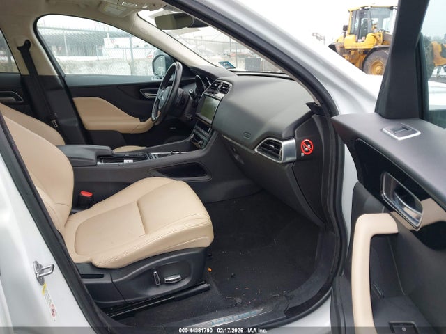 2019 JAGUAR F-PACE SADCJ2FXXKA356449 Photo 4