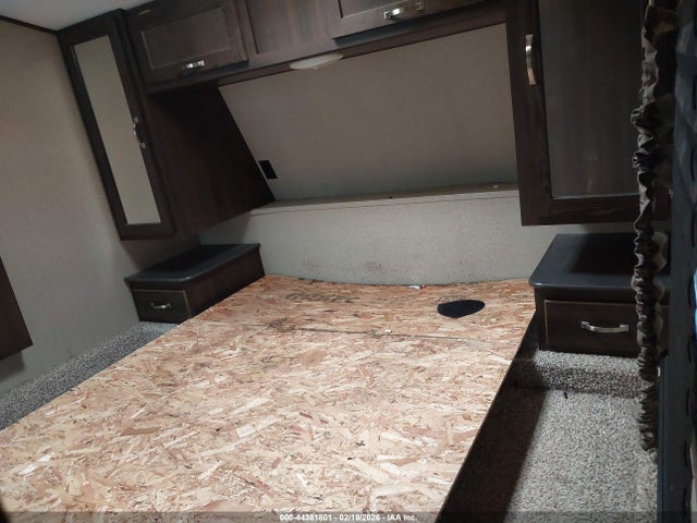 4YDF2722XK3104733 Keystone Hideout Sg272fwre