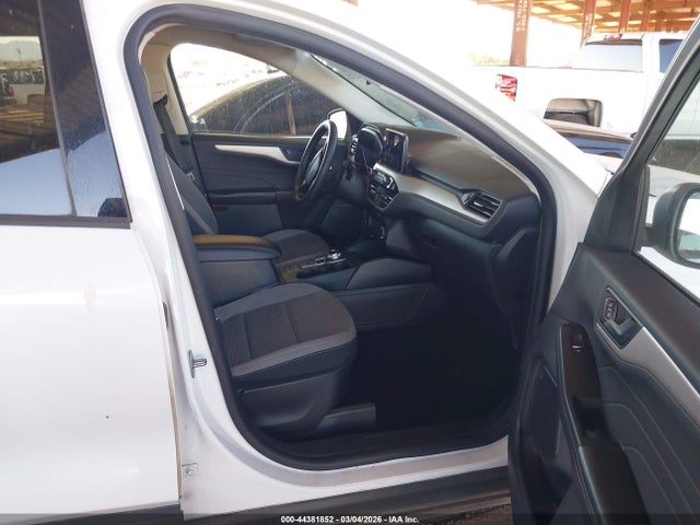 1FMCU9G66NUA60439 Ford ESCAPE SE